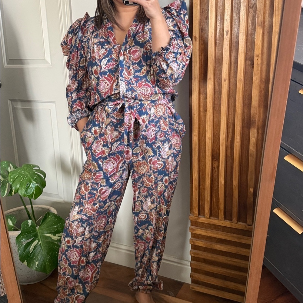 LOVE THE LABEL Buttoned Front Floral Printed Jumpsuit. Size S